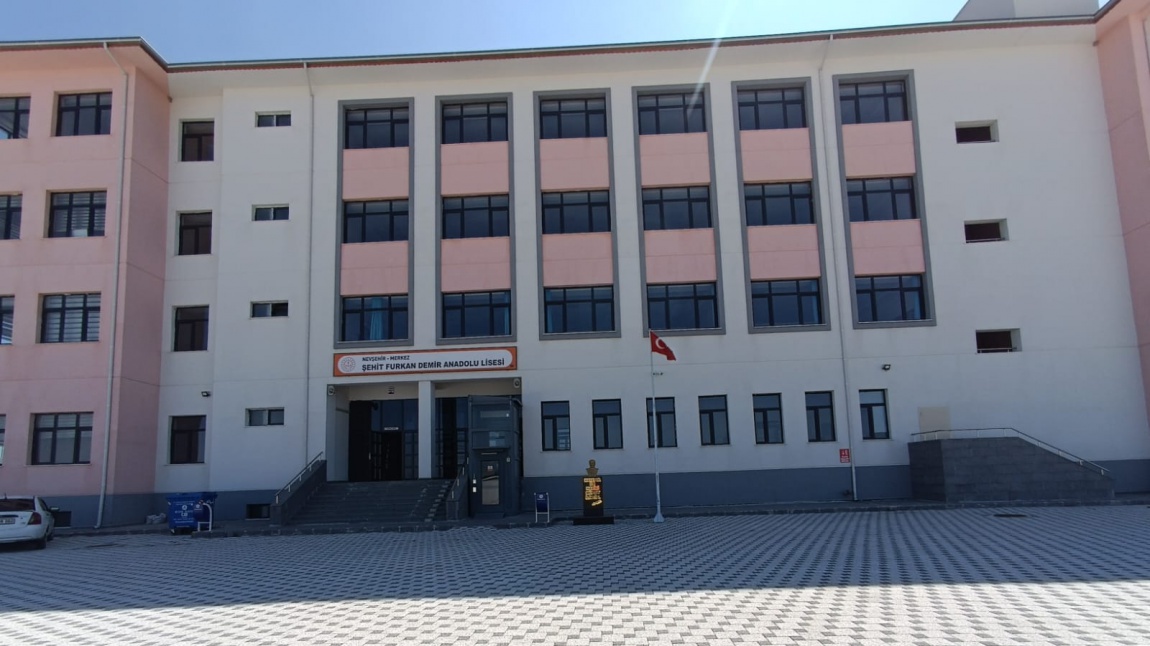 Şehit Furkan Demir Anadolu Lisesi Fotoğrafı